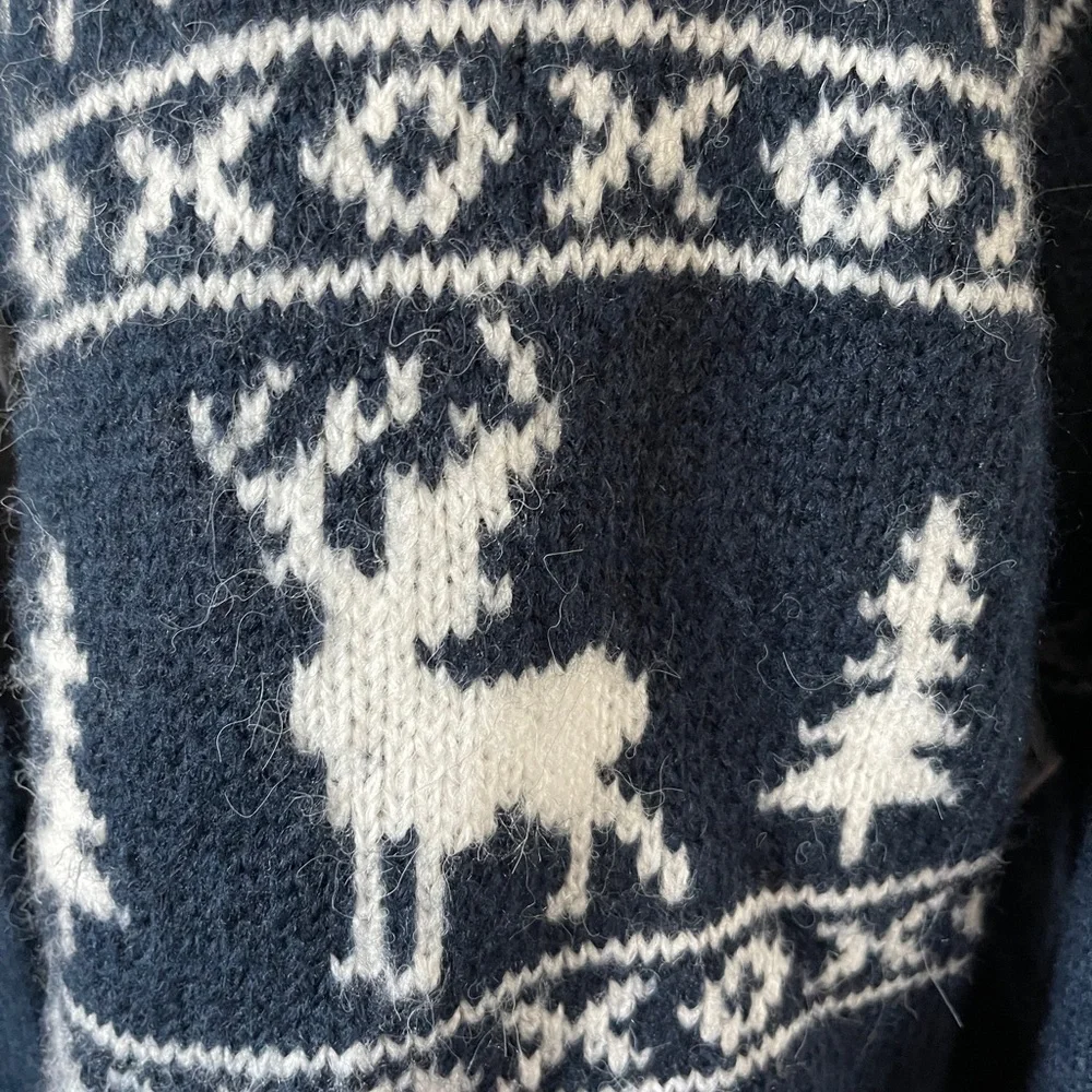 Old Navy Fair Isle Holiday Cardigan Sweater – XL Cozy Knit Button Front - Picture 5 of 8